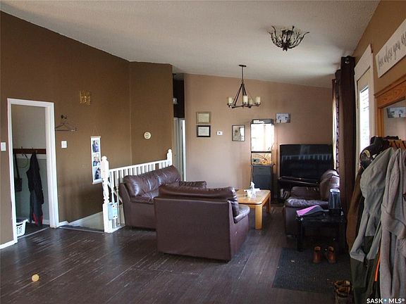 4th image of 340 Eastview STREET