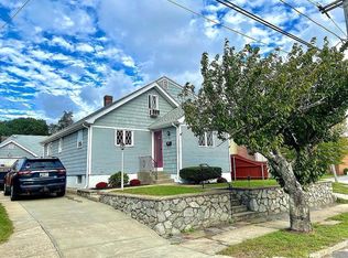 315 Aqueduct Rd, Cranston, RI 02910