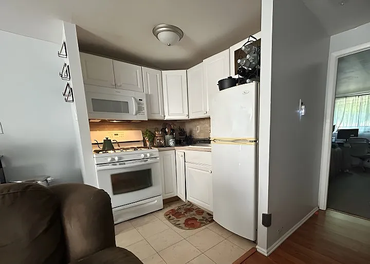 268 Greenough St #A — Photo 4