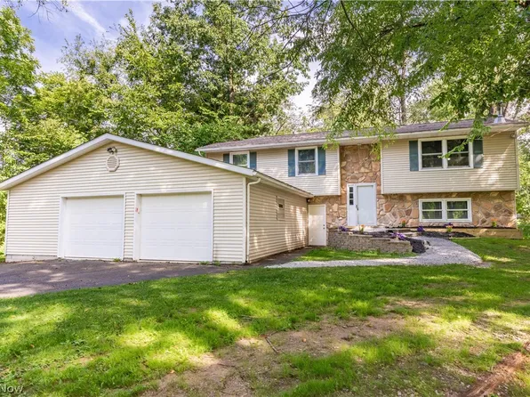 1919 Balmore St NW, North Canton, OH 44720