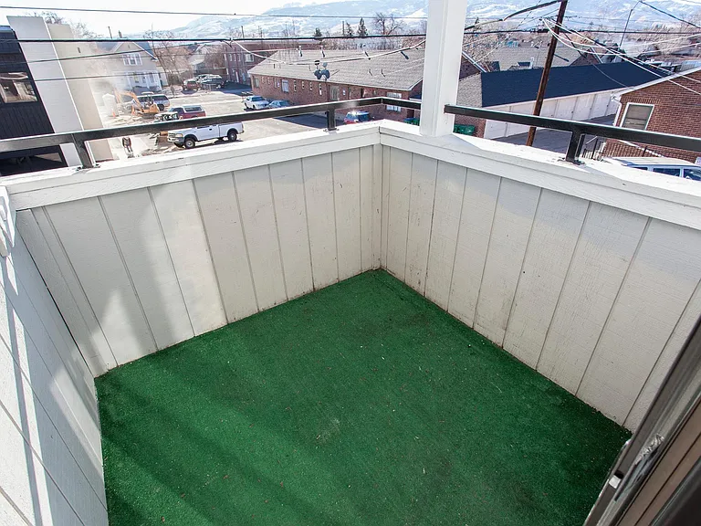530 Moran St #C — Photo 6