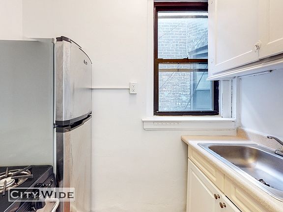 4th image of 1075 1st Ave APT 2D