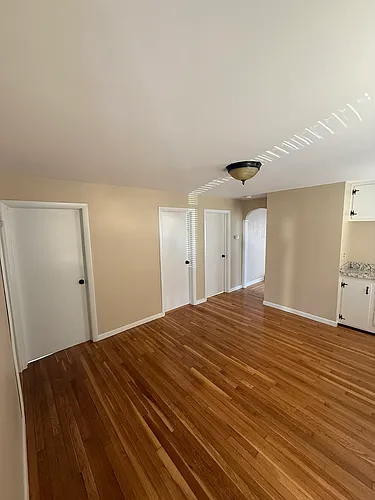 102 Francis Ave Photo 1