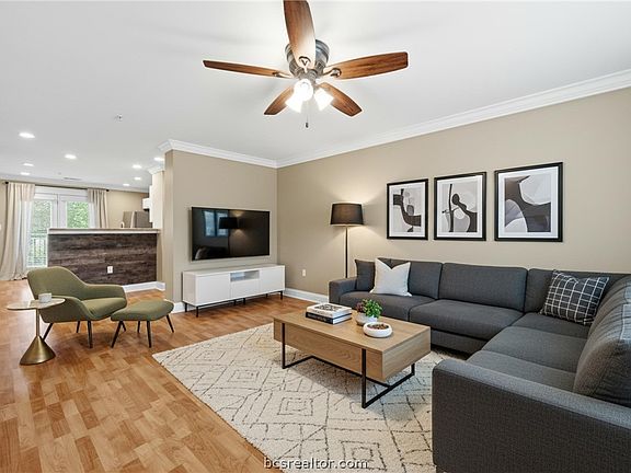 3rd image of 1725 Harvey Mitchell Pkwy S APT 126