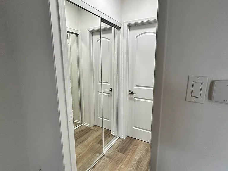 13860 Burbank Blvd — Photo 27