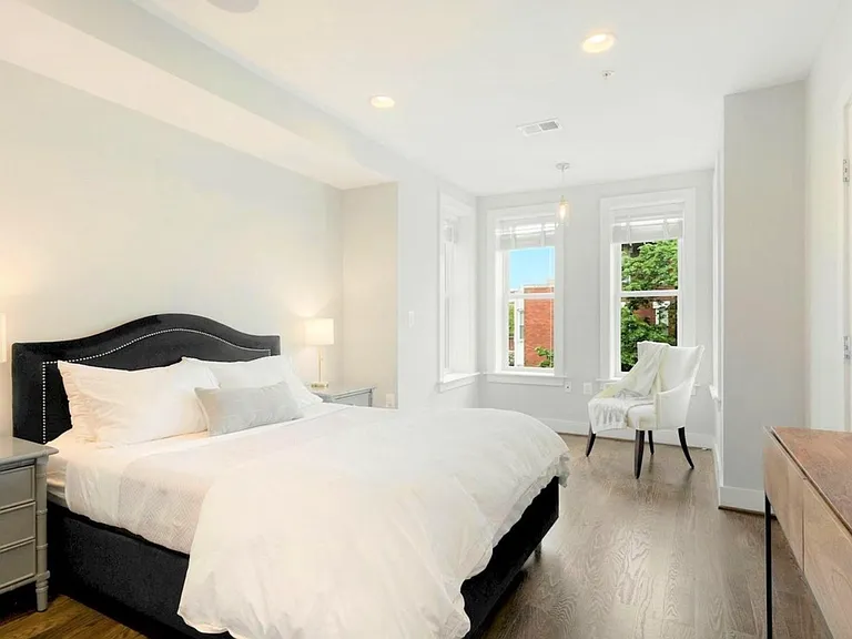 2550 University Pl NW #3 — Photo 8