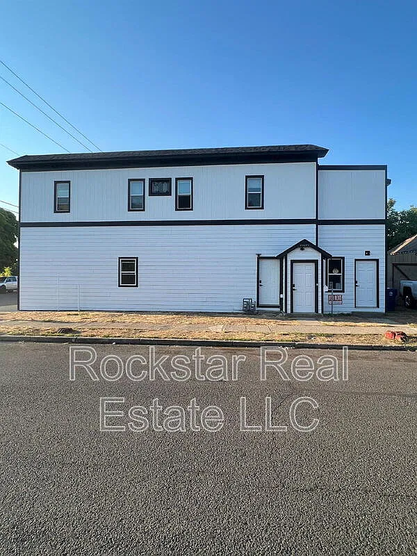 3 bed, 1.0 bath, $600 — Photo 2