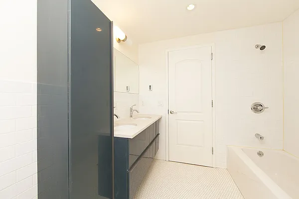 Rented by Link NY Realty | media 21