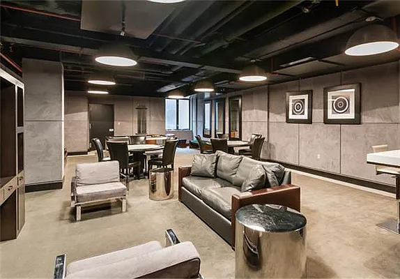 Rented by Space Marketing Shop | media 18