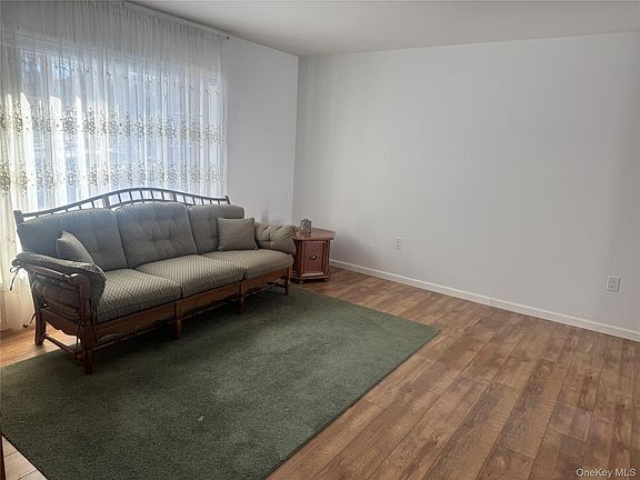 3rd image of 1407 Middle Road #275