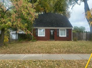 30040 Schoenherr Rd, Warren, MI 48088