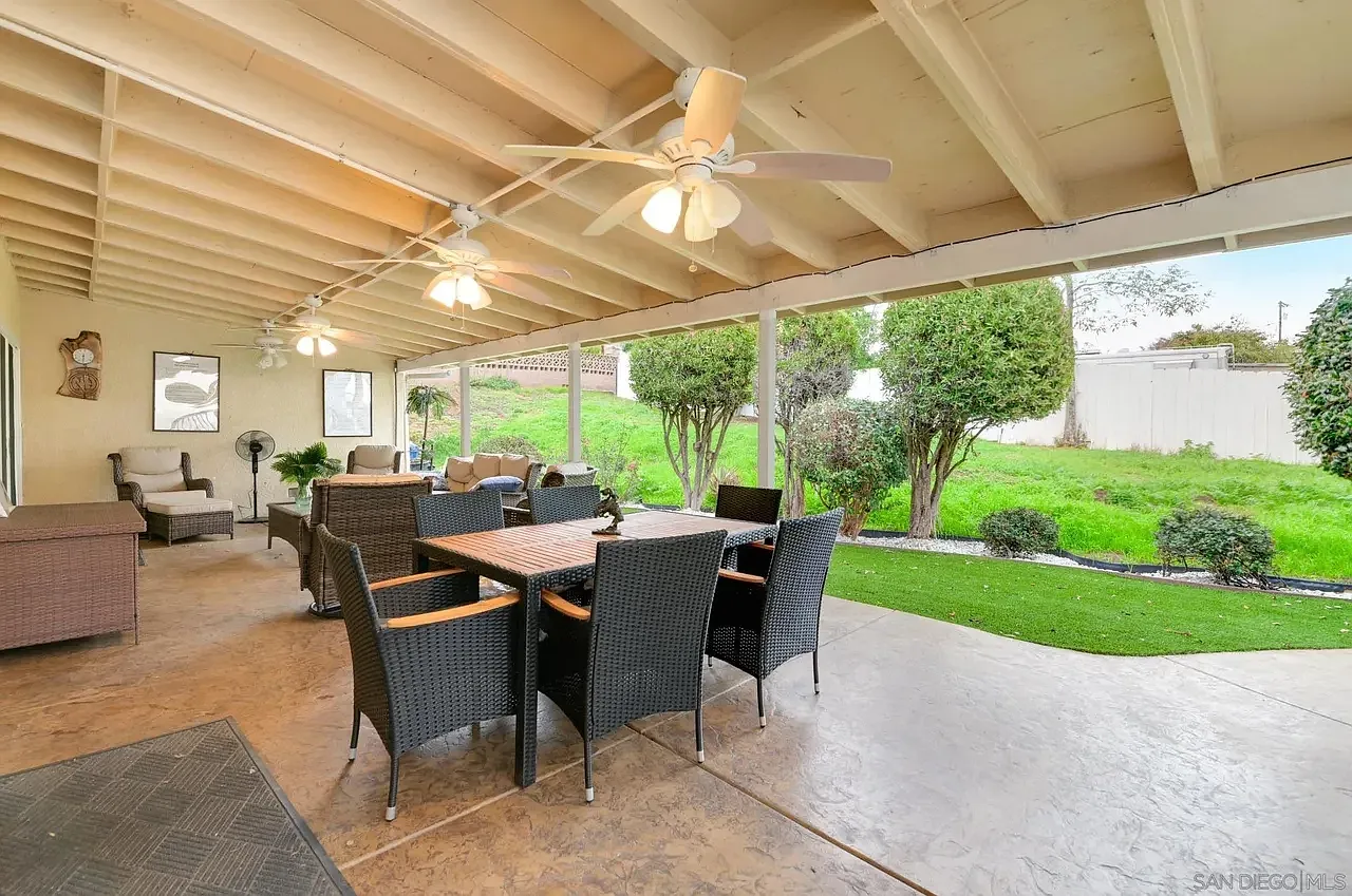 4 bed, 2102 sqft, $5,295 — Photo 2