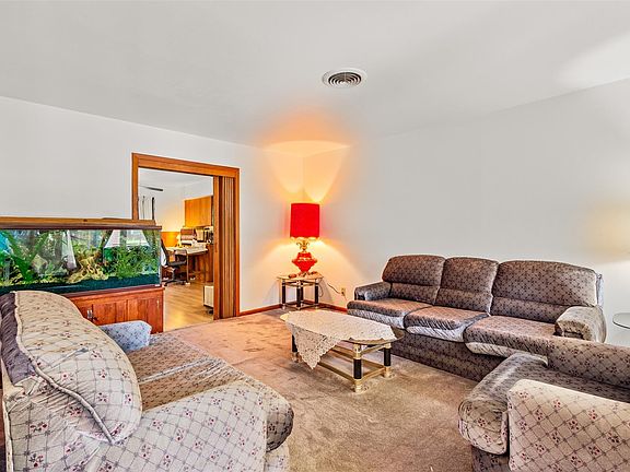 2nd image of 1806 Burke Rd