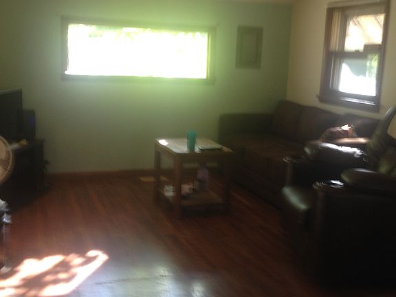 3rd image of 212 2nd St