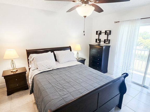 5th image of 2703 Nassau Bnd APT D1