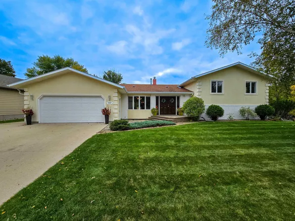 2537 10th Ave NW, Minot, ND 58703