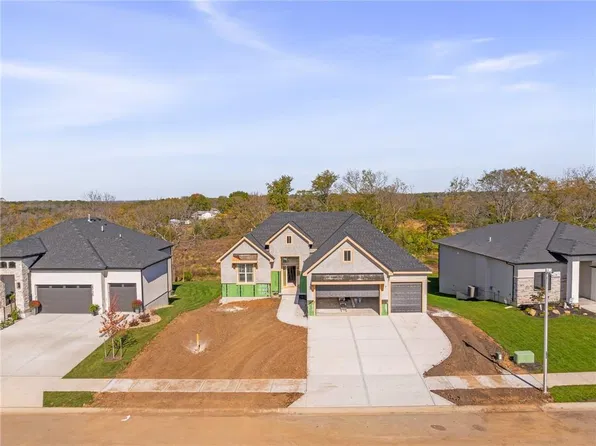 25102 W 141st St, Olathe, KS 66061