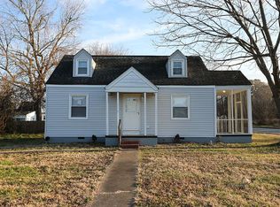 200 Maple Ave, Newport News, VA 23607