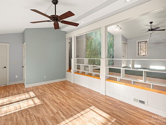 4th image of 201 Chancery Ln