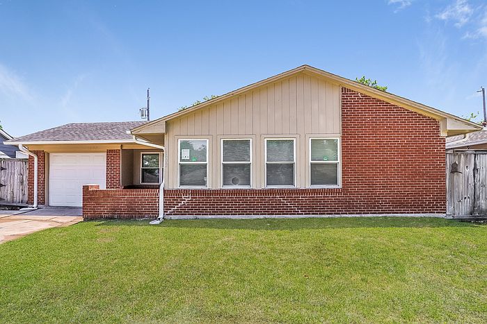 1st image of 1403 Effie Ln