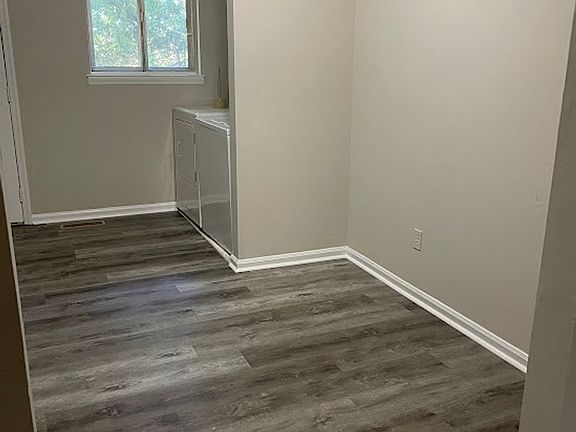 3rd image of 1671 Hamlet Dr #1671
