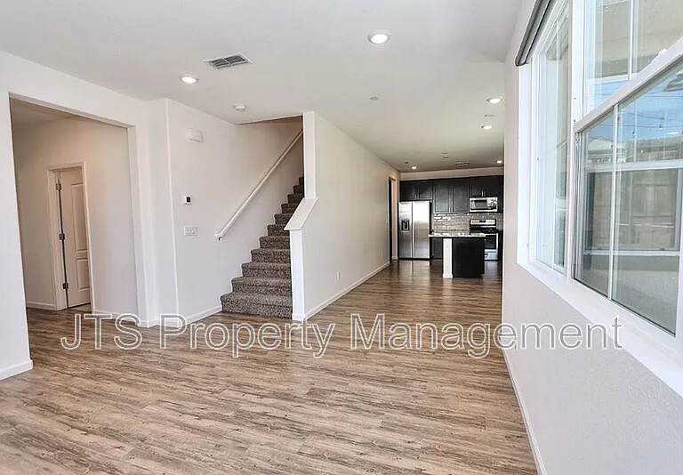 3217 Sunny Gate Ln — Photo 13