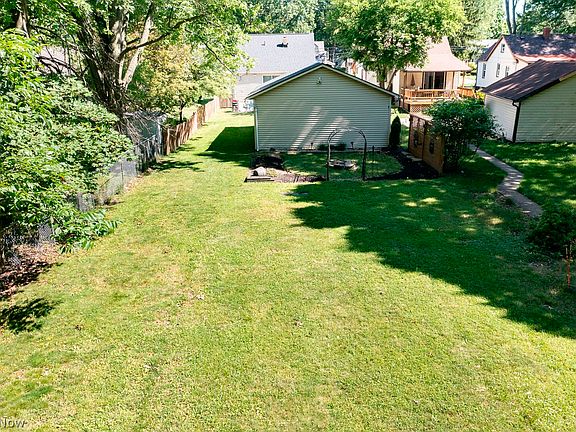 2nd image of 24195 Maple Ridge Rd