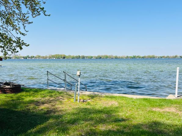 599 Lake Dr, Coldwater, MI 49036