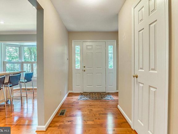 3rd image of 5123 Kenside Ct