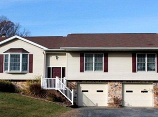 35 Wild Cherry Rd, Schuylkill Haven, PA 17972
