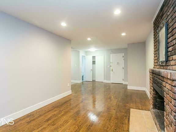 3rd image of 309 W 29th St APT 1R