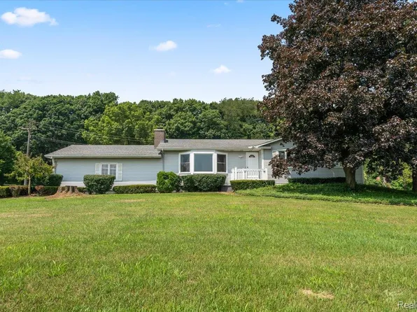 14600 Darling Rd, Milan, MI 48160