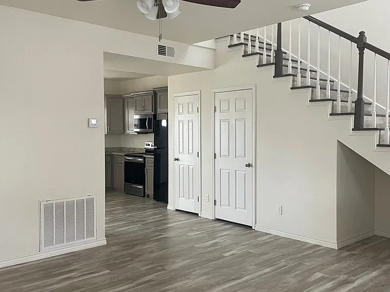 2556 Fox Pl — Photo 2