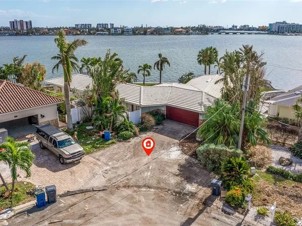 11050 7th St E, Treasure Island, FL 33706