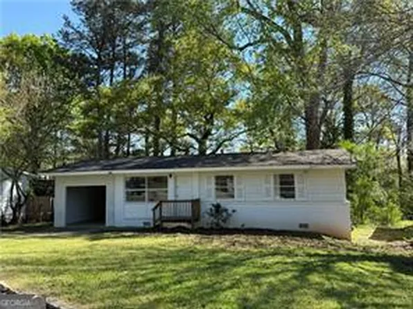 601 Melrose Dr, Forest Park, GA 30297