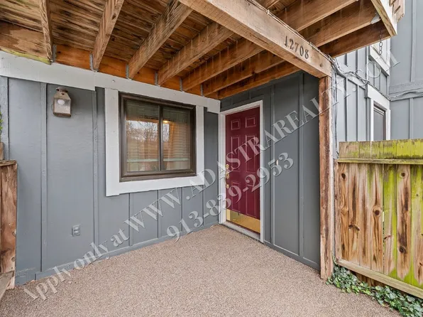 12708 W 110th Ter, Overland Park, KS 66210