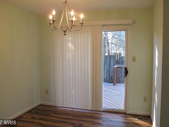 4th image of 21919 Myrtlewood Sq
