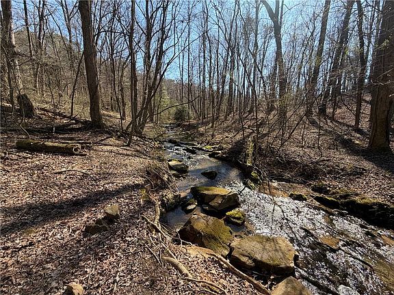 5th image of 522 Bible Baptist Rd