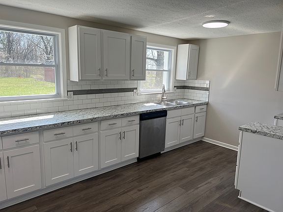 2nd image of 3176 Klages Blvd
