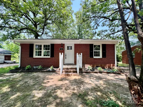 3 Hines St, Lancaster, SC 29720