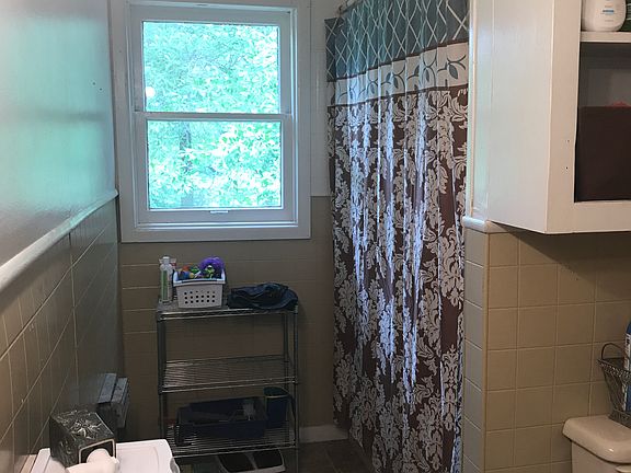 3rd image of 111 Blacknall Dr