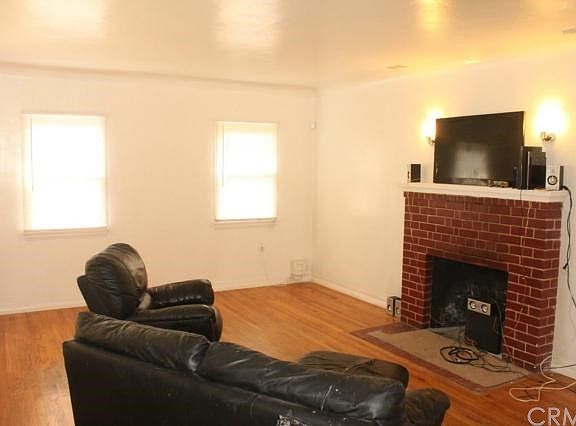 2nd image of 229 E 19th St