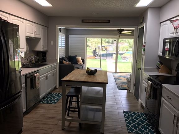 3rd image of 424 Palm Ave