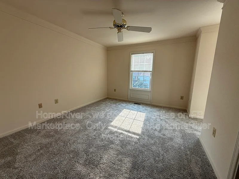 3 bed, 2.5 bath, 1800 sqft, $2,500 — Photo 4