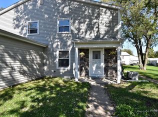1393 S Glen Cir APT D, Aurora, IL 60506