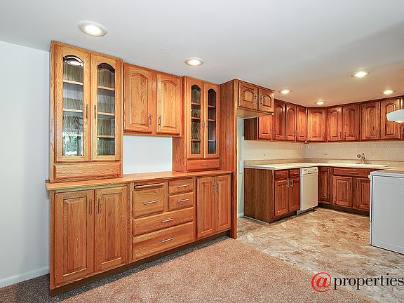 Kitchen / Breakfast Room