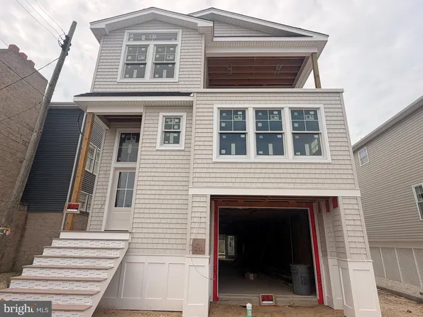 242 W 21st St, Ship Bottom, NJ 08008