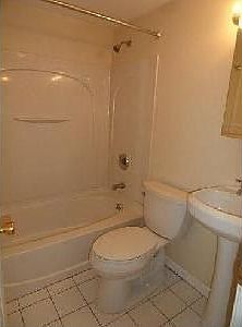 5th image of 325 Forest Ave APT 1