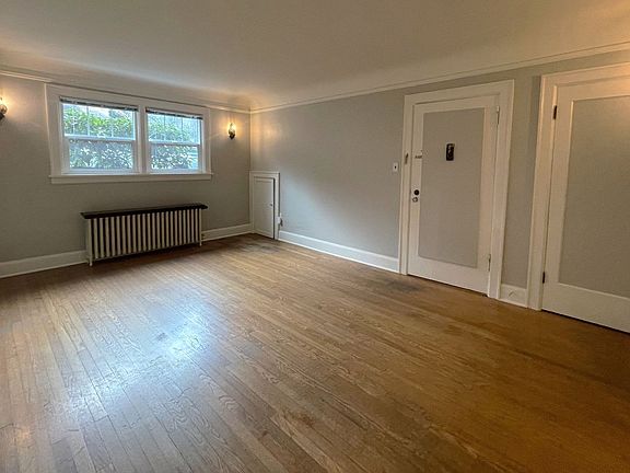 5th image of 2807 Franklin Ave E Unit 1