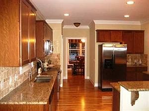 4th image of 9 Waverly Pl